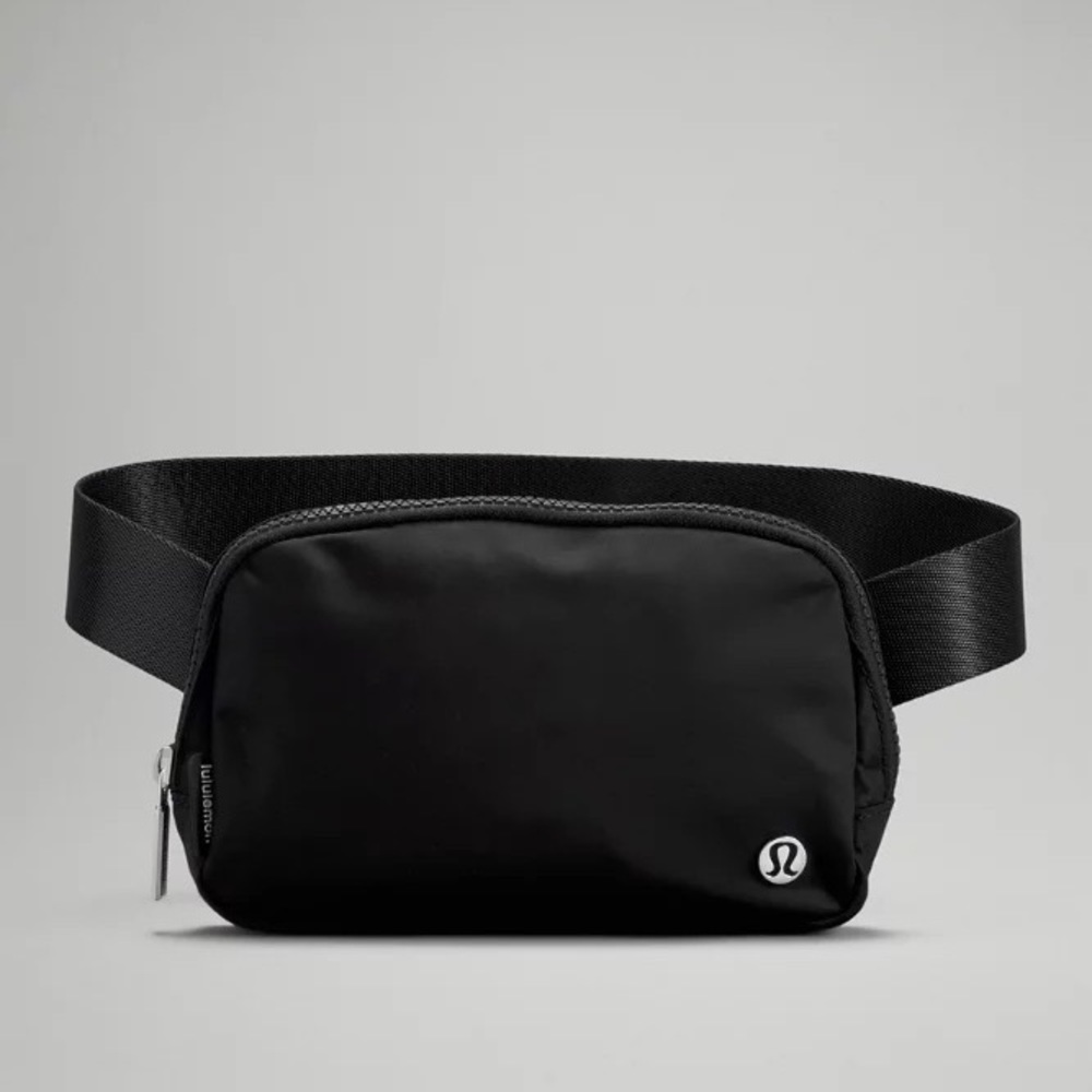 Lululemon Everywhere Belt Bag, NEW, Black